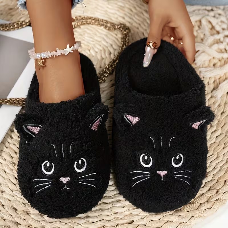 Cozy Unisex Plush Slippers wit - огляд і ціна Embroidery Garments